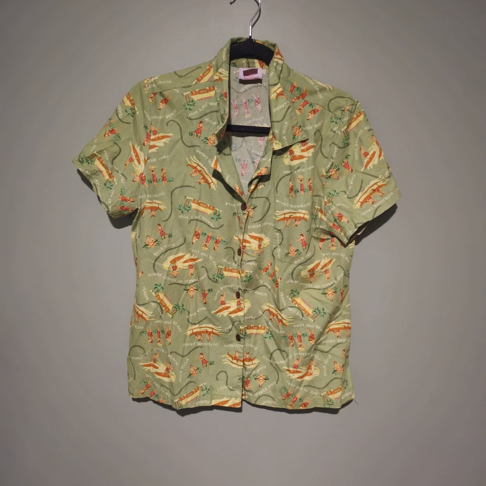 Light Green Short-Sleeve Button-Down Shirt with Surf Print